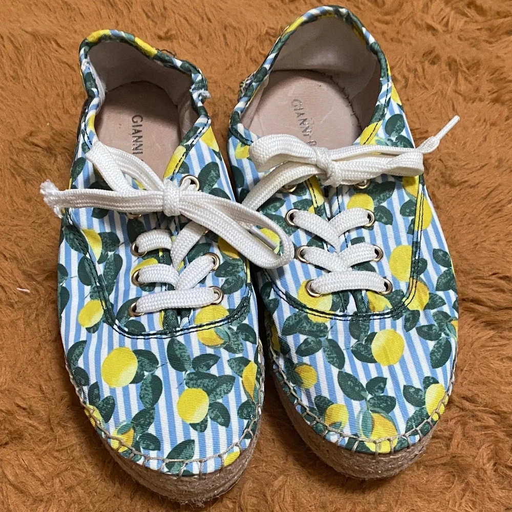 Gianni Bini Sneakers - Blue and Yellow Lemon Print